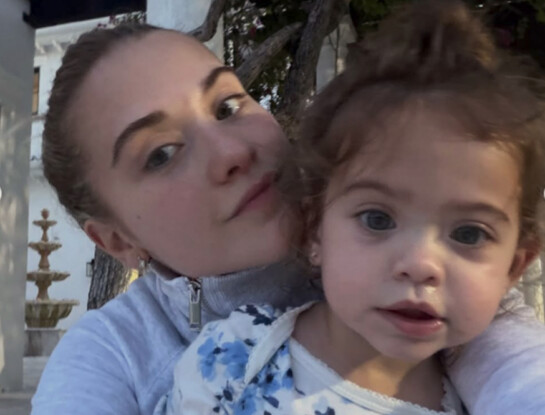 Olivia, la hija del Kun Agüero y Sofía Calzetti, alentó a la Selección con el look más tierno y canchero del Mundial 2026