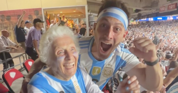 a história de um influenciador de quase 100 anos, torcedor de Messi a história de um influenciador de quase 100 anos, torcedor de Messi