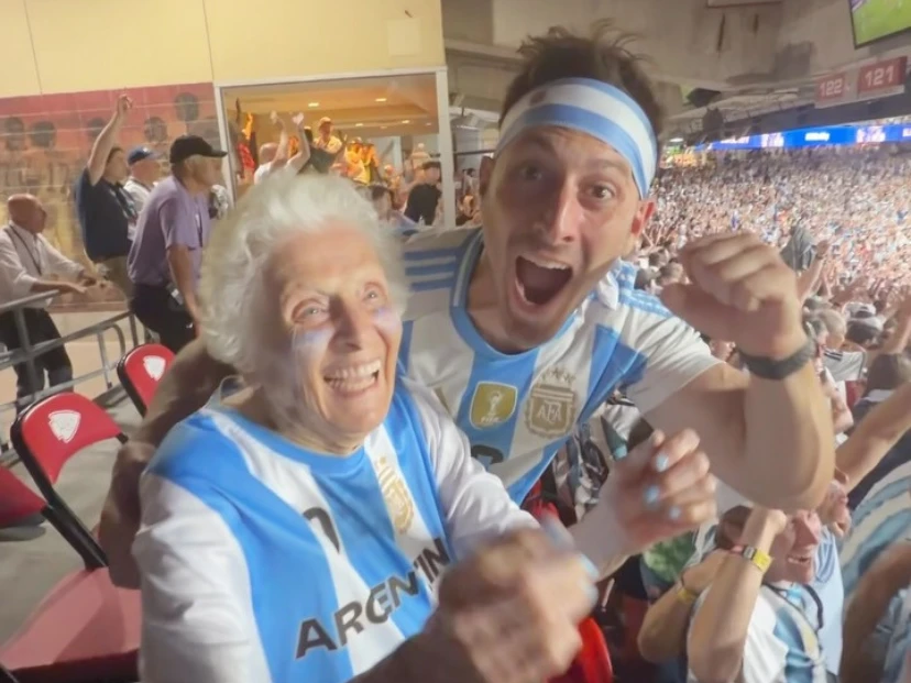 Pauline Kana: la influencer de 100 años que se volvió viral por su fanatismo por Messi