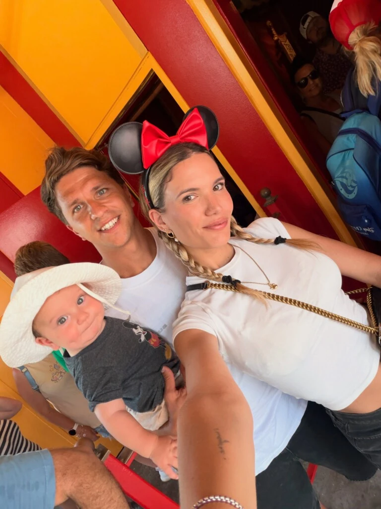 “La primera vez de Faustino en Disney”, escribió junto al álbum. Luego recordó una conversación que había tenido con Gianluca durante el embarazo.
