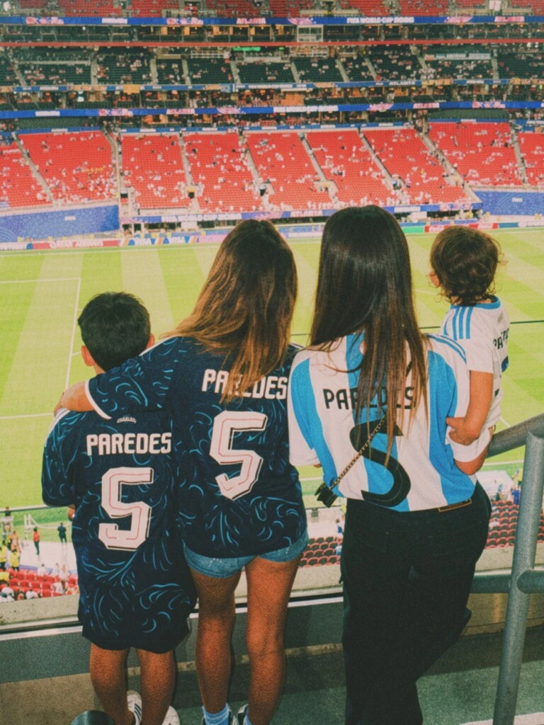 "Quienes tenemos la suerte de conocerte te admiramos todavía más como persona": el emotivo mensaje de Camila Galante a Leandro Paredes