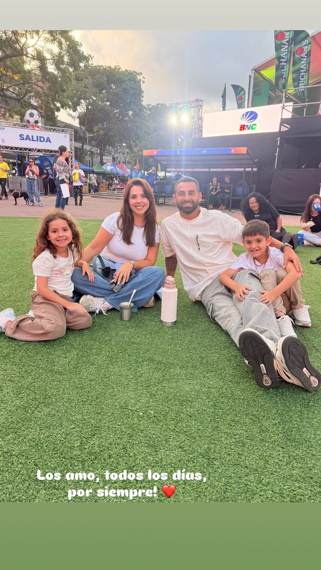 El conmovedor regreso de Lucas Trejo a las redes tras perder a su esposa y a sus hijos en el terremoto: "Los amo, todos los días, por siempre"