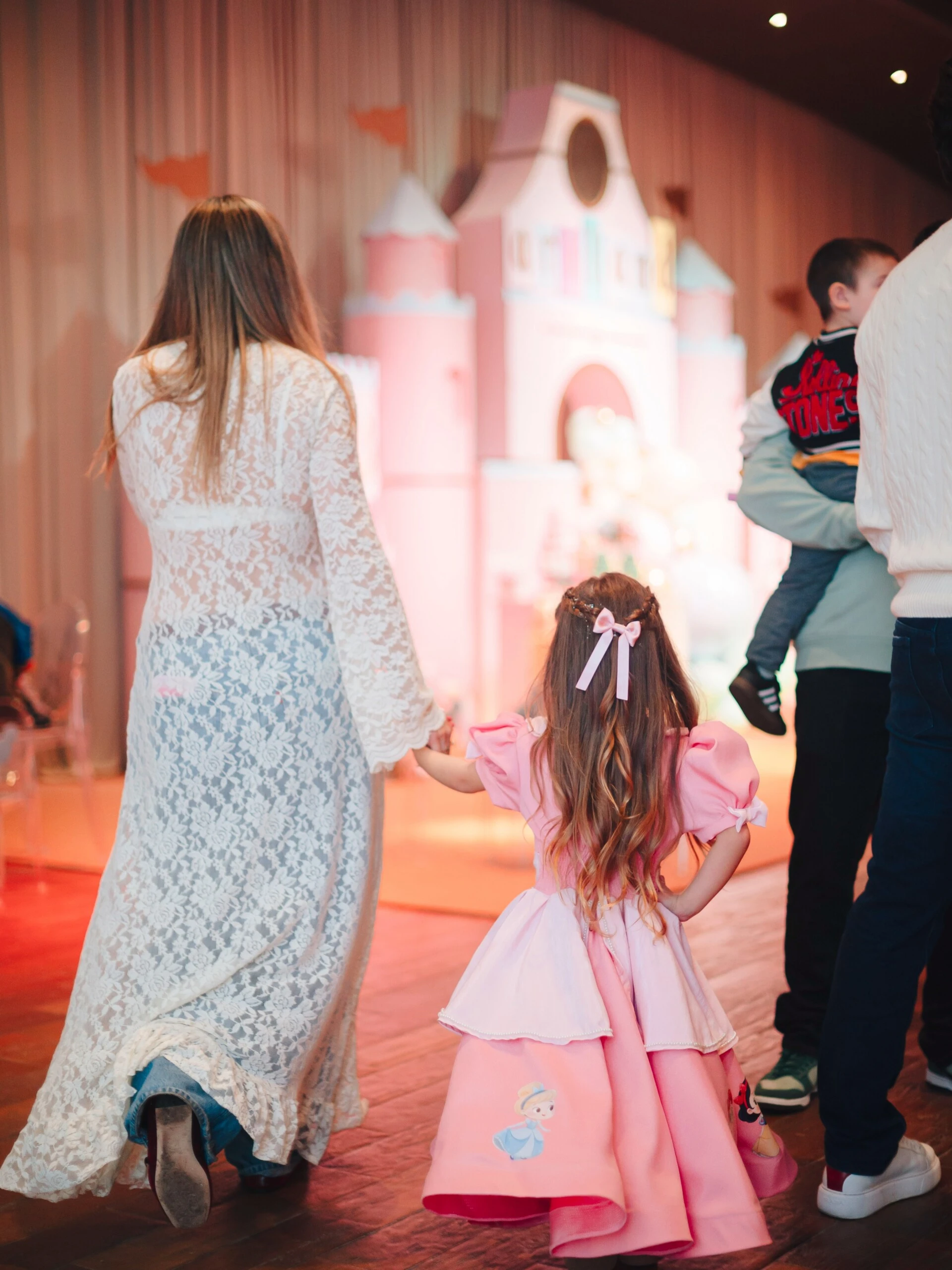 Así fue el cumpleaños de Arianna, la hija de Stephanie Demner y Guido Pella: una fiesta de princesas soñada