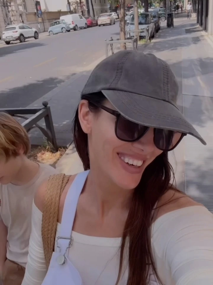 Carolina Pratt conquista Roma con el enterito 'comfy' que vas a querer usar todo el verano