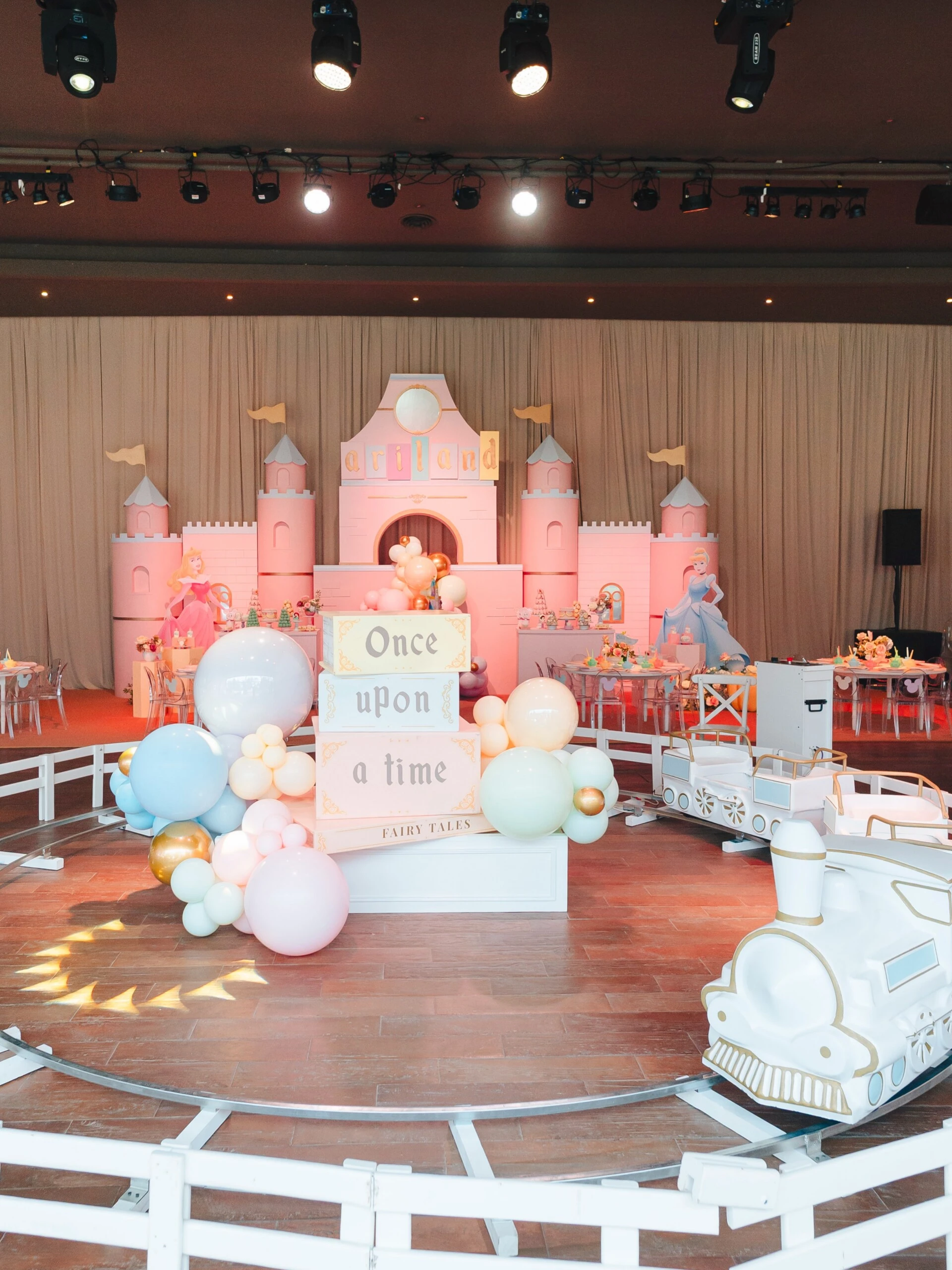 Así fue el cumpleaños de Arianna, la hija de Stephanie Demner y Guido Pella: una fiesta de princesas soñada