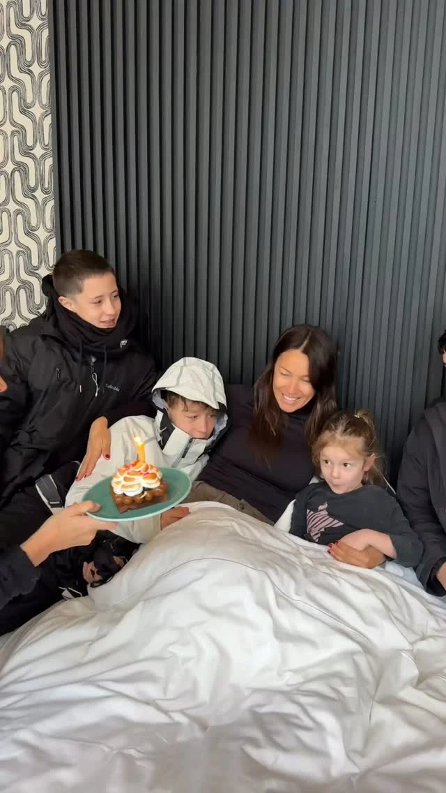 Así fue el íntimo festejo sorpresa que Pampita organizó por los 5 años de Ana García Moritán en Villa La Angostura