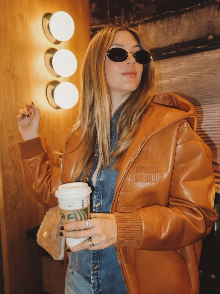 El look de Stephanie Demner. Foto: IG