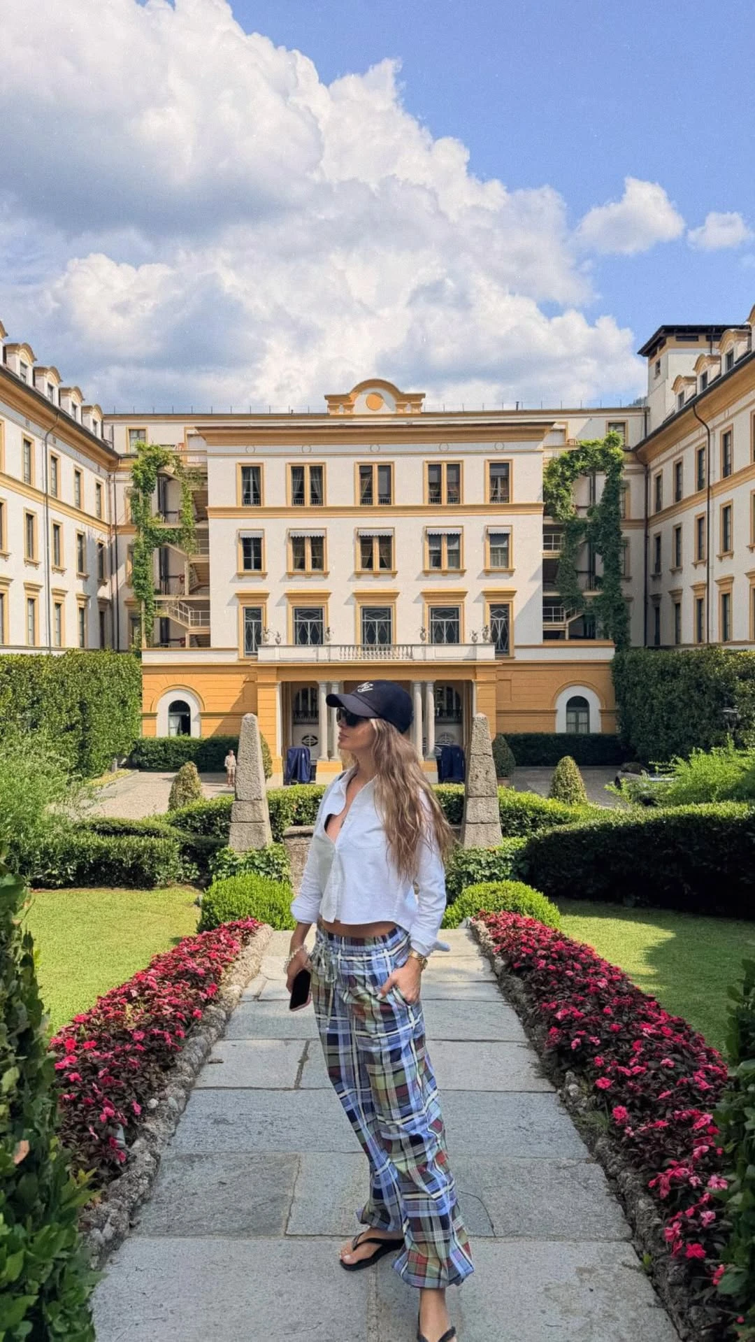 La China Suárez en el Lago de Como: llevó el pantalón tipo babucha que será tendencia y armó un look muy Pinterest
