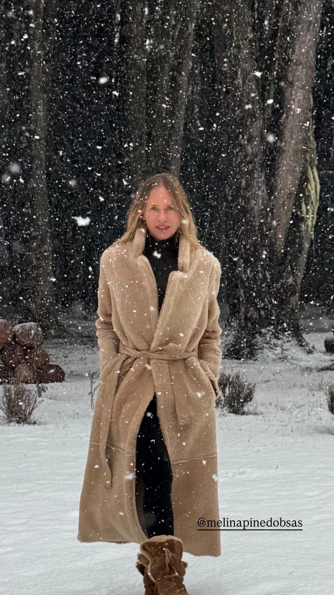 Carola del Bianco llevó el abrigo de alto invierno más chic