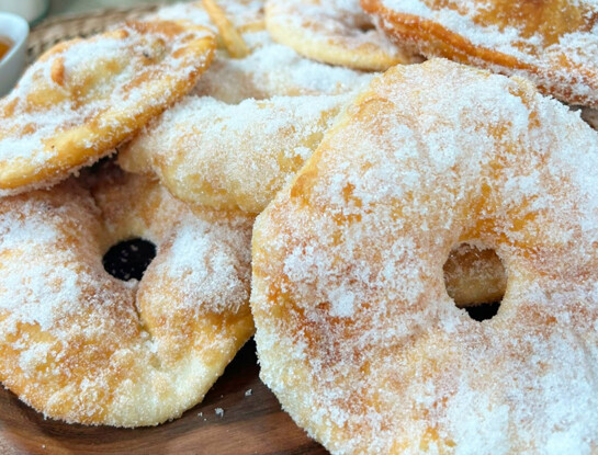 La receta de tortas fritas de Jimena Monteverde: crocantes por fuera, tiernas por dentro y con opción de relleno