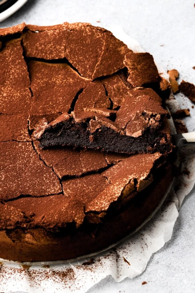 Torta de chocolate y coco tostado. Foto: Pinterest
