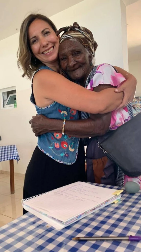 Evelyn con una amiga de Cabo Verde