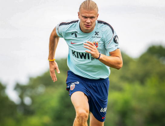 El sorpresivo motivo por el que Erling Haaland cambió el nombre de su camiseta de Noruega para el Mundial