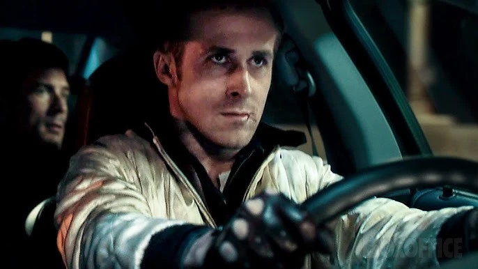 El mayor reconocimiento internacional llegó con “Nightcall”, la inolvidable canción que abre la película Drive (2011), protagonizada por Ryan Gosling.