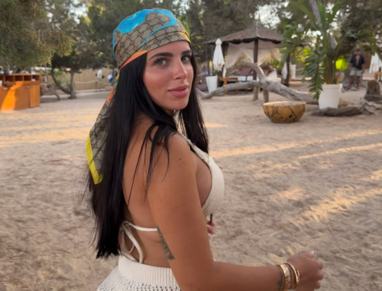 El accesorio favorito de Valu Cervantes para elevar cualquier outfit de verano
