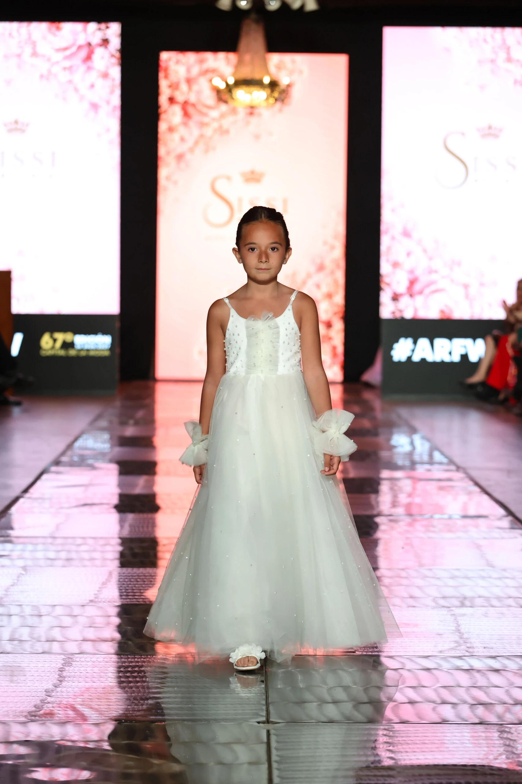 Sissi by Lola