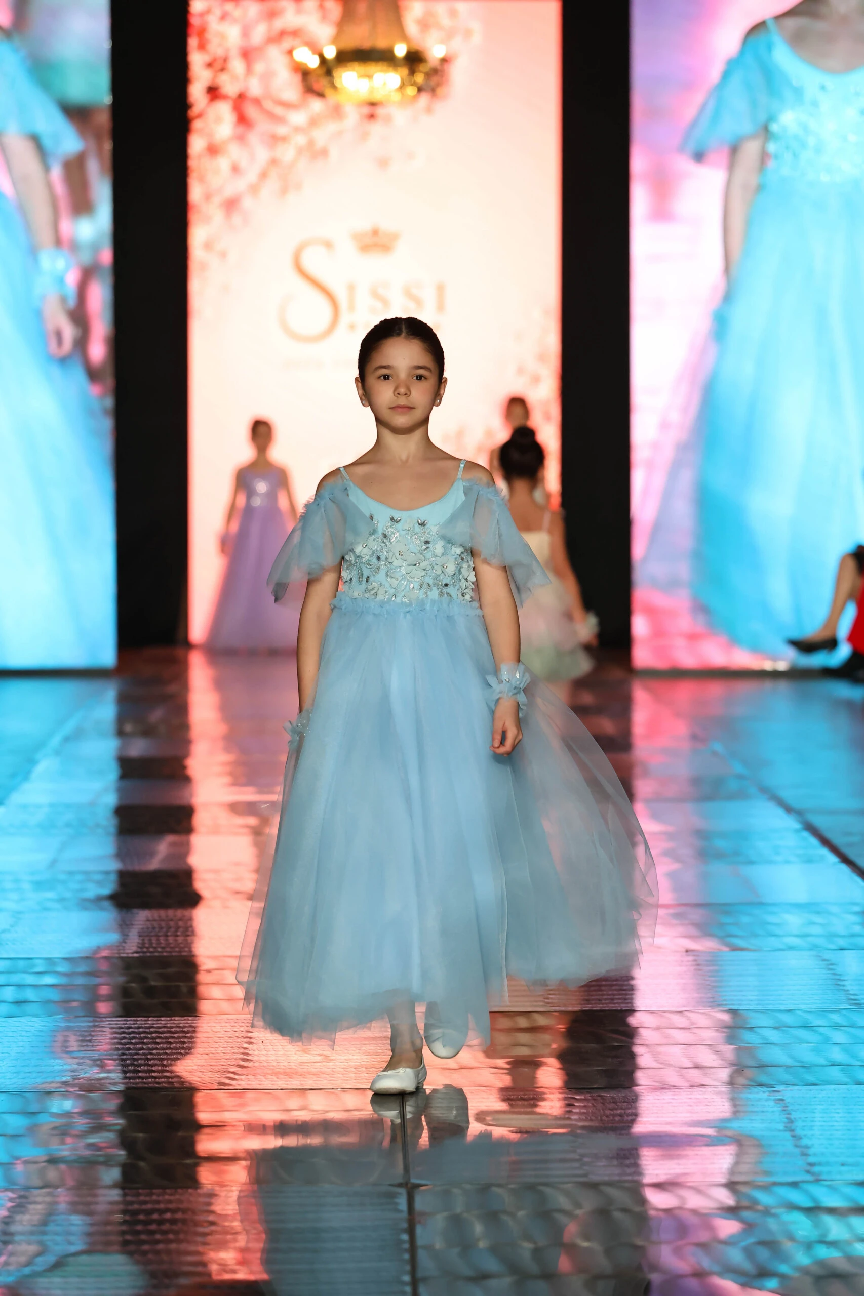 Sissi by Lola
