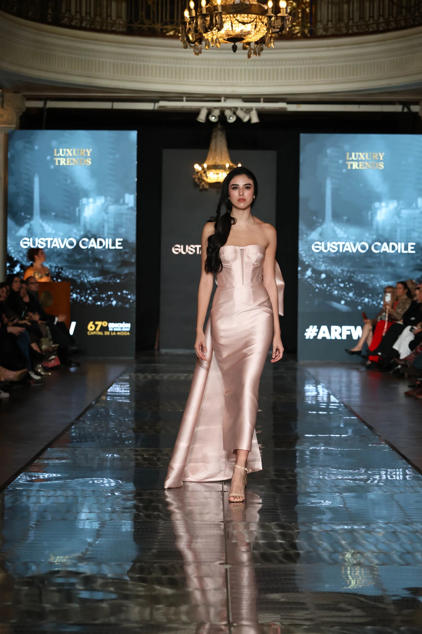 Desfile Gustavo Cadille.