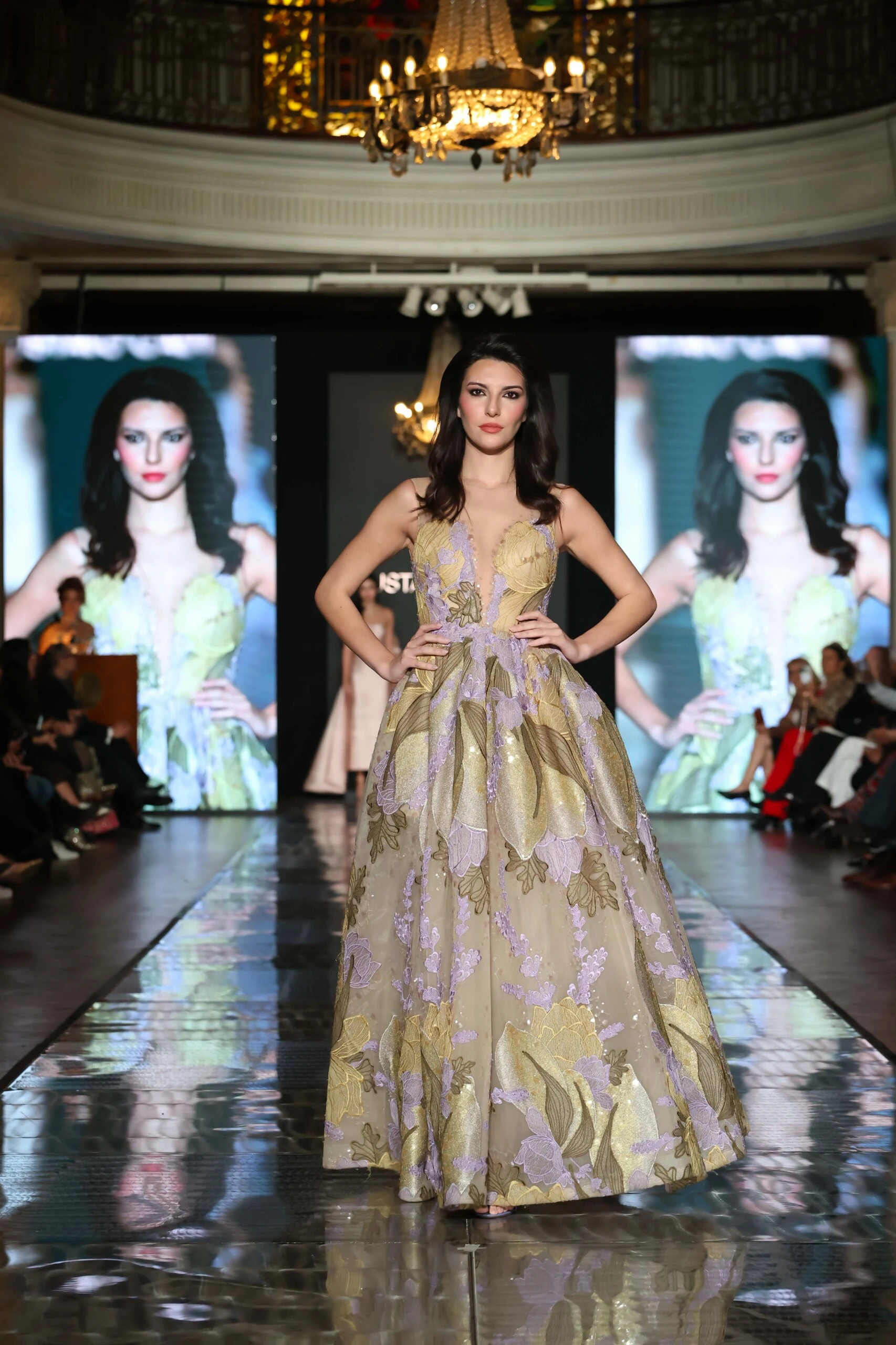 Desfile Gustavo Cadille.