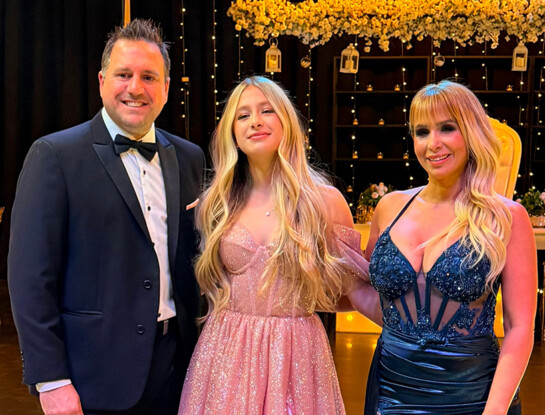 Así fue el look de Brisa Cobelli, la hija de Fernanda Vives, para su fiesta de 15: con diseño de Ana Pugliesi