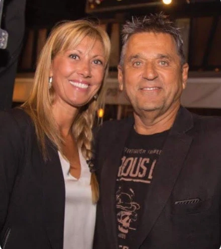 Gabriel Raies con su esposa, Roxana Broda