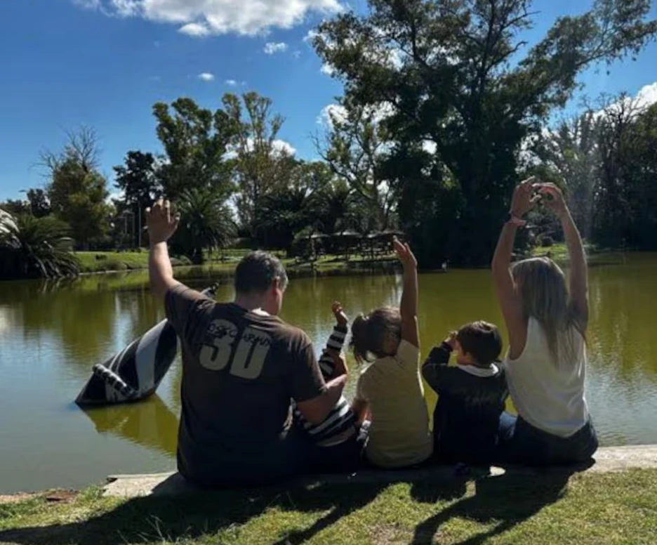 Adoptaron a tres hermanitos y ahora quieren reunir a los cinco: la historia de amor de Marina y Ángel y el sueño que buscan cumplir
