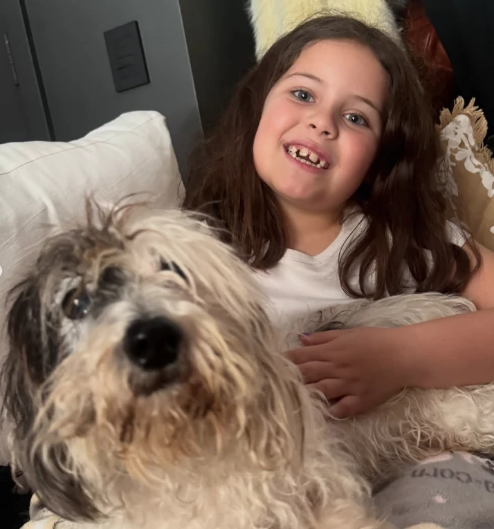 Mariana Brey adoptó los perros de Leandro Rud.