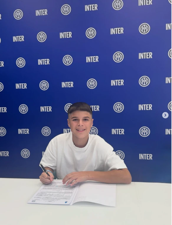 Tomás, el hijo del Pupi Zanetti: tiene 14 años y firmó su primer contrato en el Inter