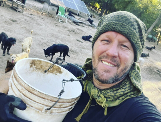 Qué pasará con El Montecito de los Canichones tras la muerte de “El Polaco” Riemersma: quién queda a cargo y qué necesitan los cientos de perros