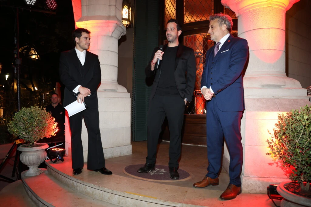 Fer-Dente-Pablo-Dayan-y-Leandro-Cahn-en-la-cena-solidaria-de-Fundacion-Huesped-scaled.jpg