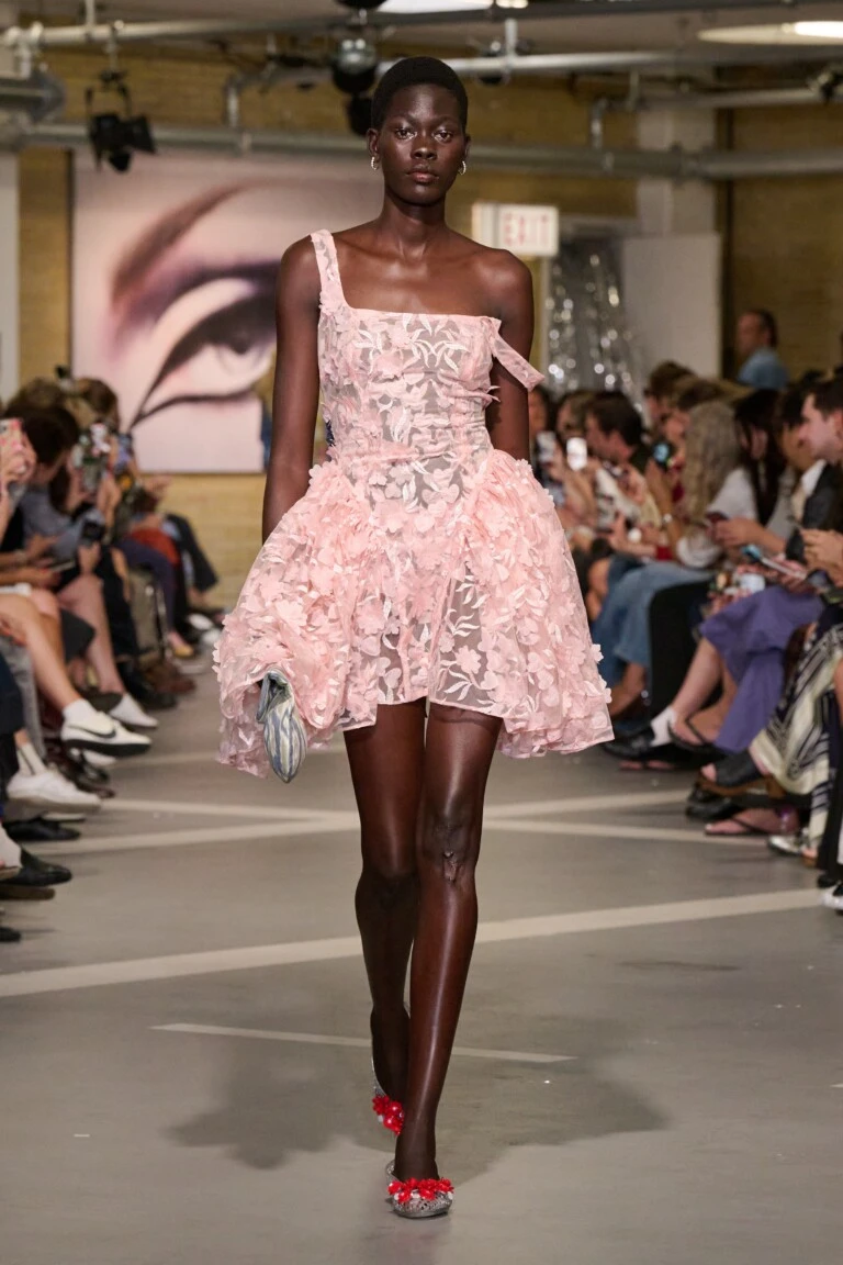 Colección Caro Editions en Copenhagen 2027 Fashion Week.