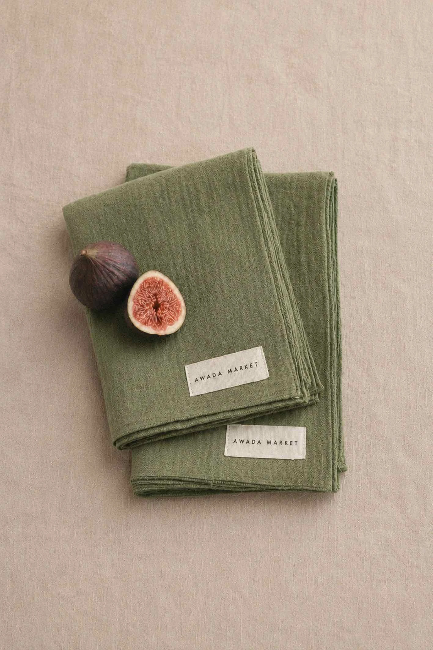 Objetos de decoración y lifestyle y uso cotidiano con el sello y estilo de Juliana Awada.