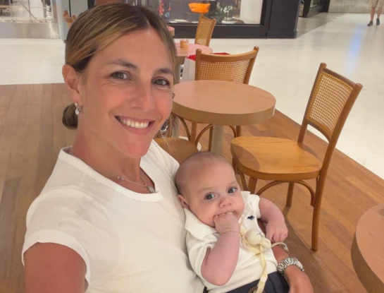 Las fotos del primer viaje de María Belén Ludueña junto a Vito, su bebé de 3 meses