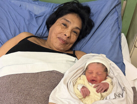 “Llegaba la noche y me faltaba algo”: Mabel, la mujer que logró ser mamá a los 62 años, contó qué la impulsó a buscar un hijo durante la menopausia