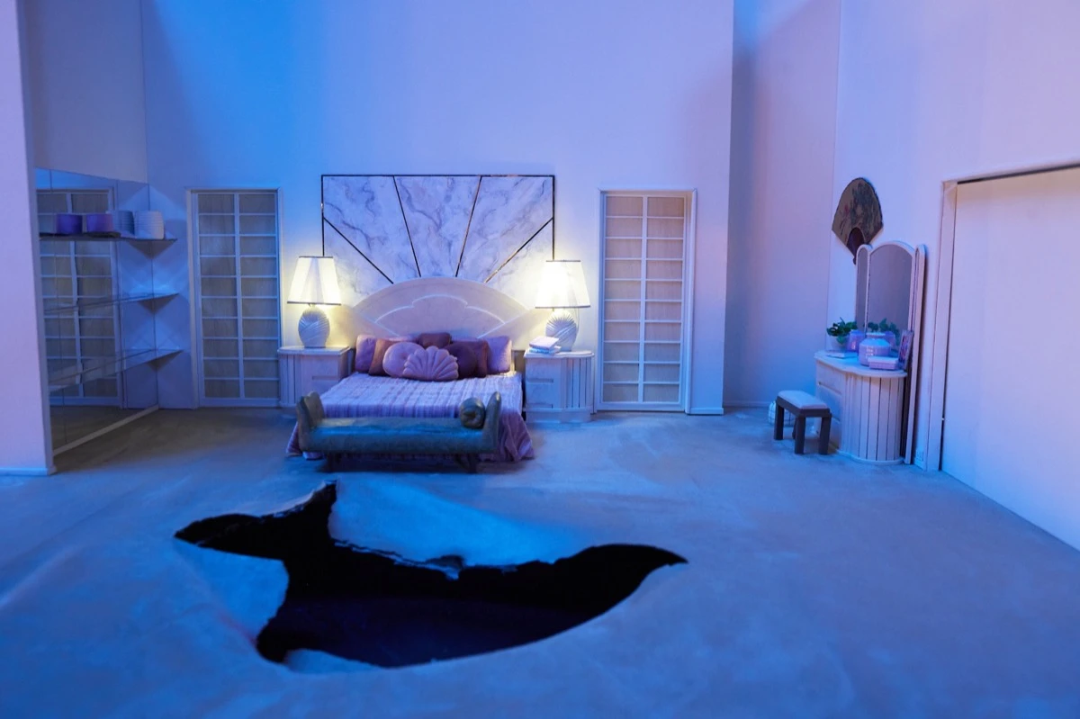 Un interior de la casa de Moria Casán recreado en miniatura.