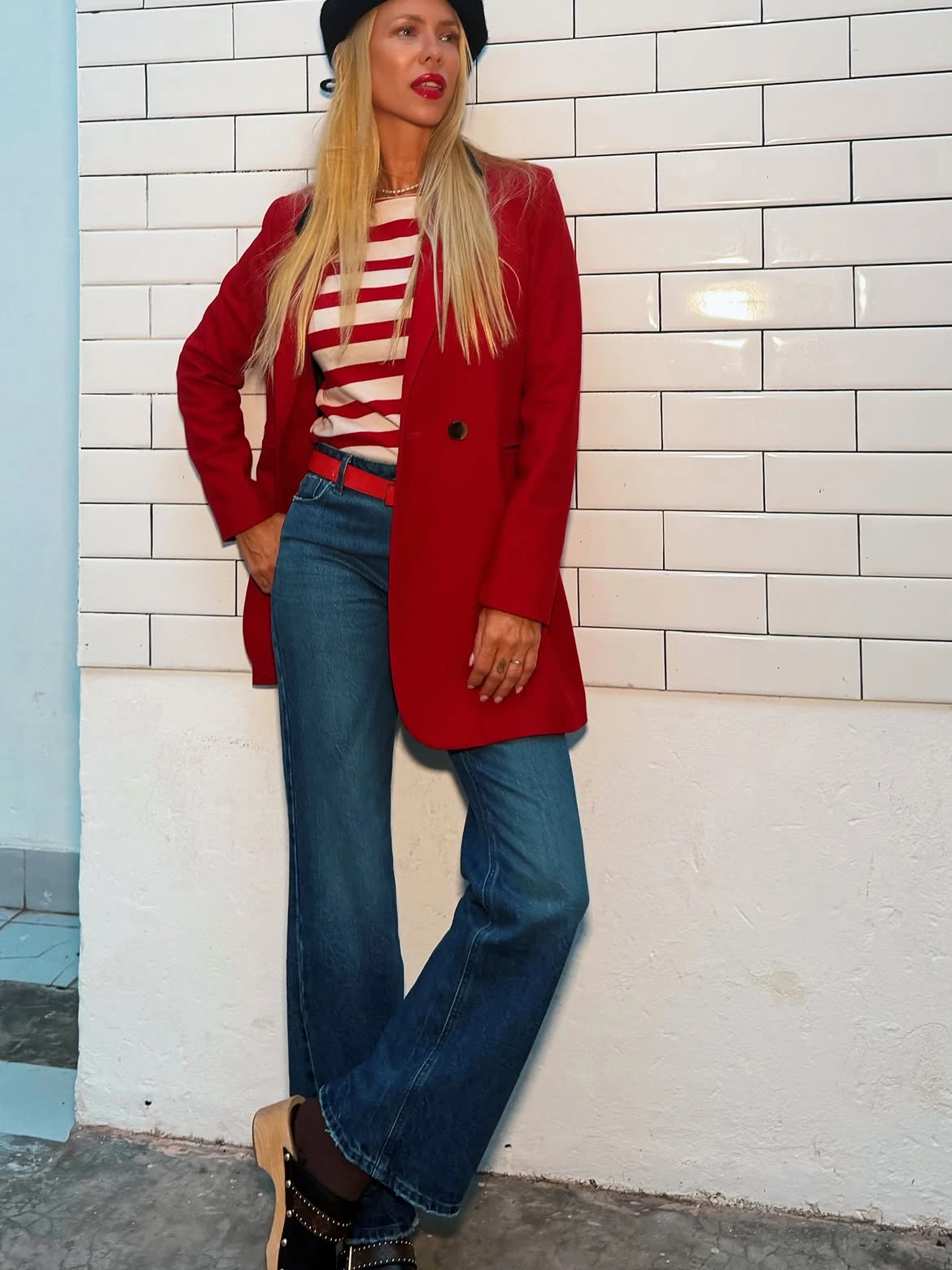 Nicole Neumann marca tendencia con su look parisino.