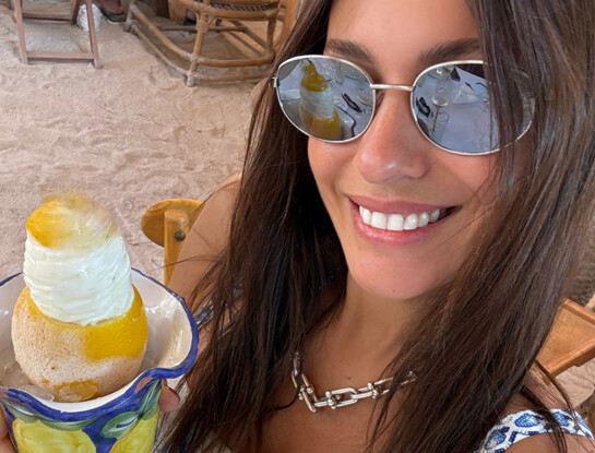 Desde Saint-Tropez, Pampita mostró el look boho que adelanta una de las tendencias que pisarán fuerte esta primavera