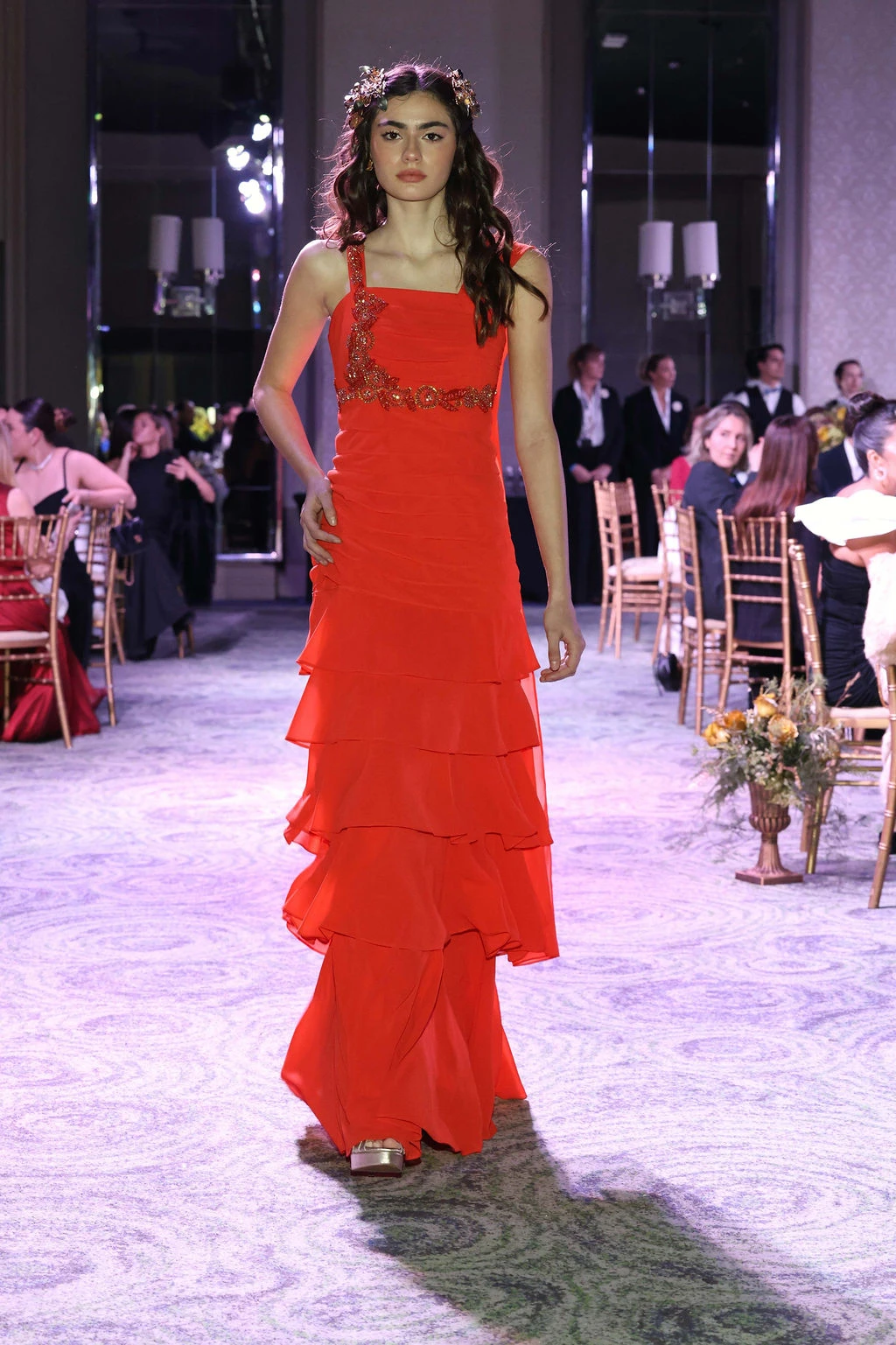 Desfile de Laurencio Adot.