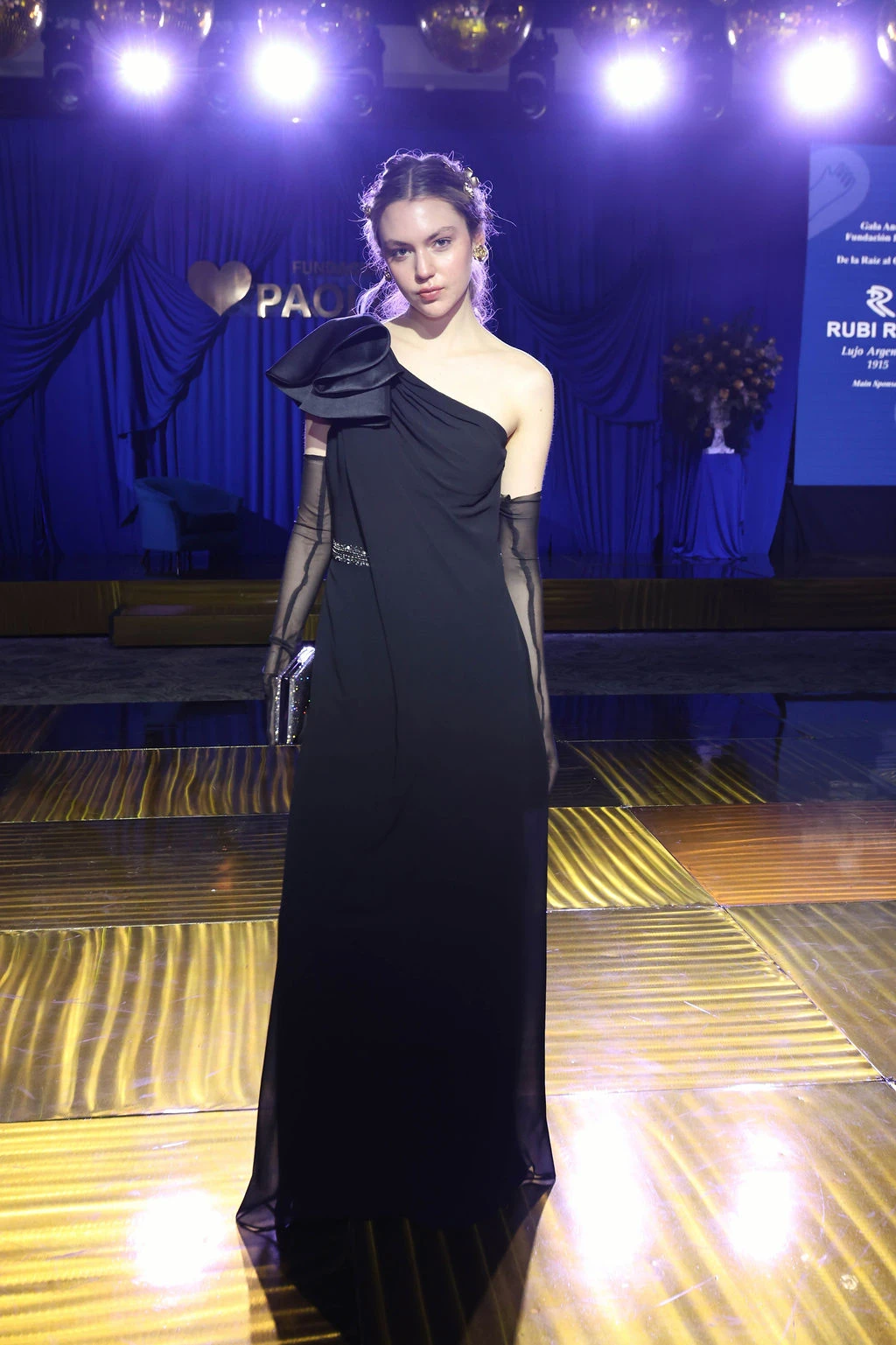 Desfile de Laurencio Adot.