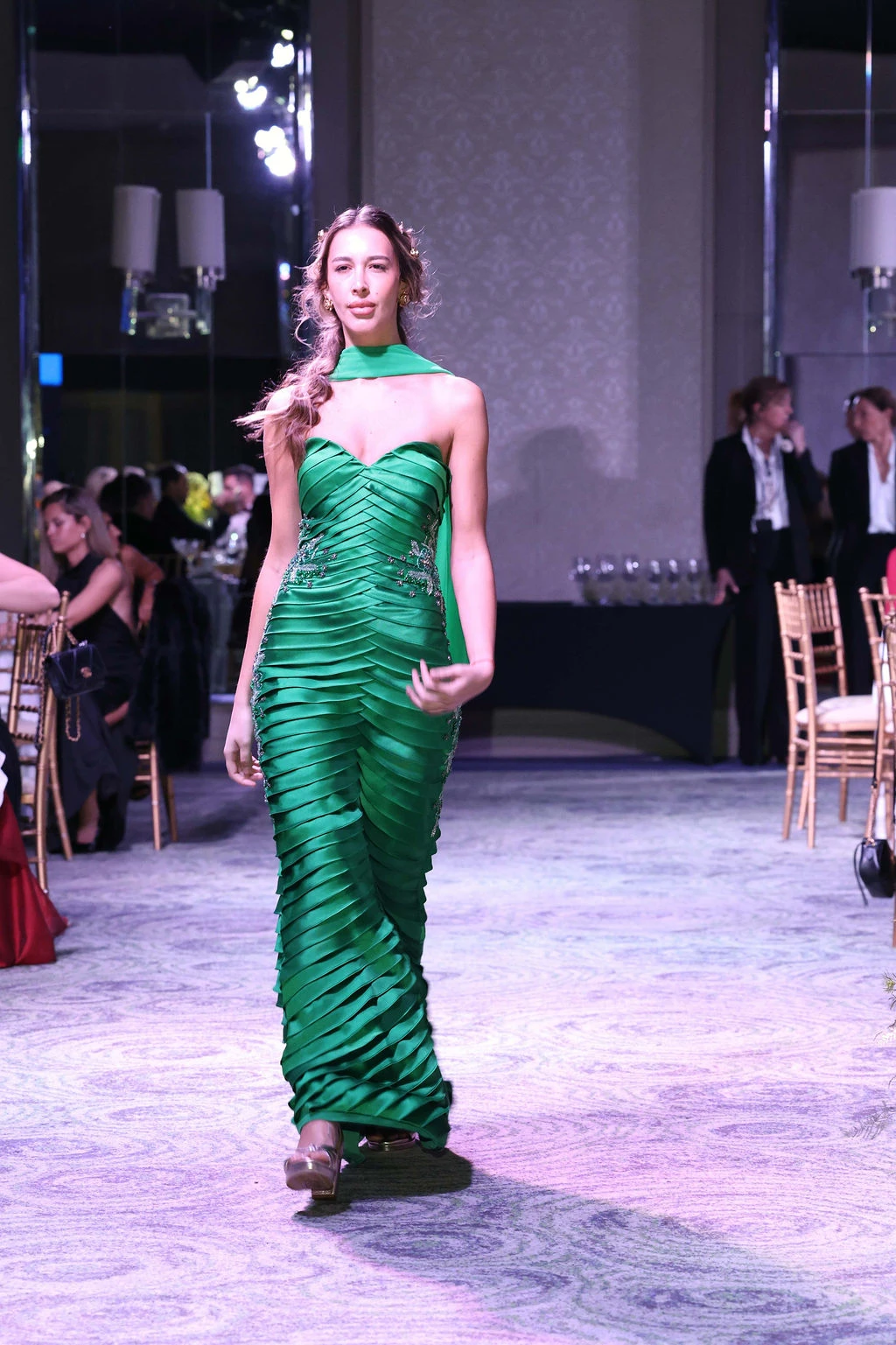 Desfile de Laurencio Adot.