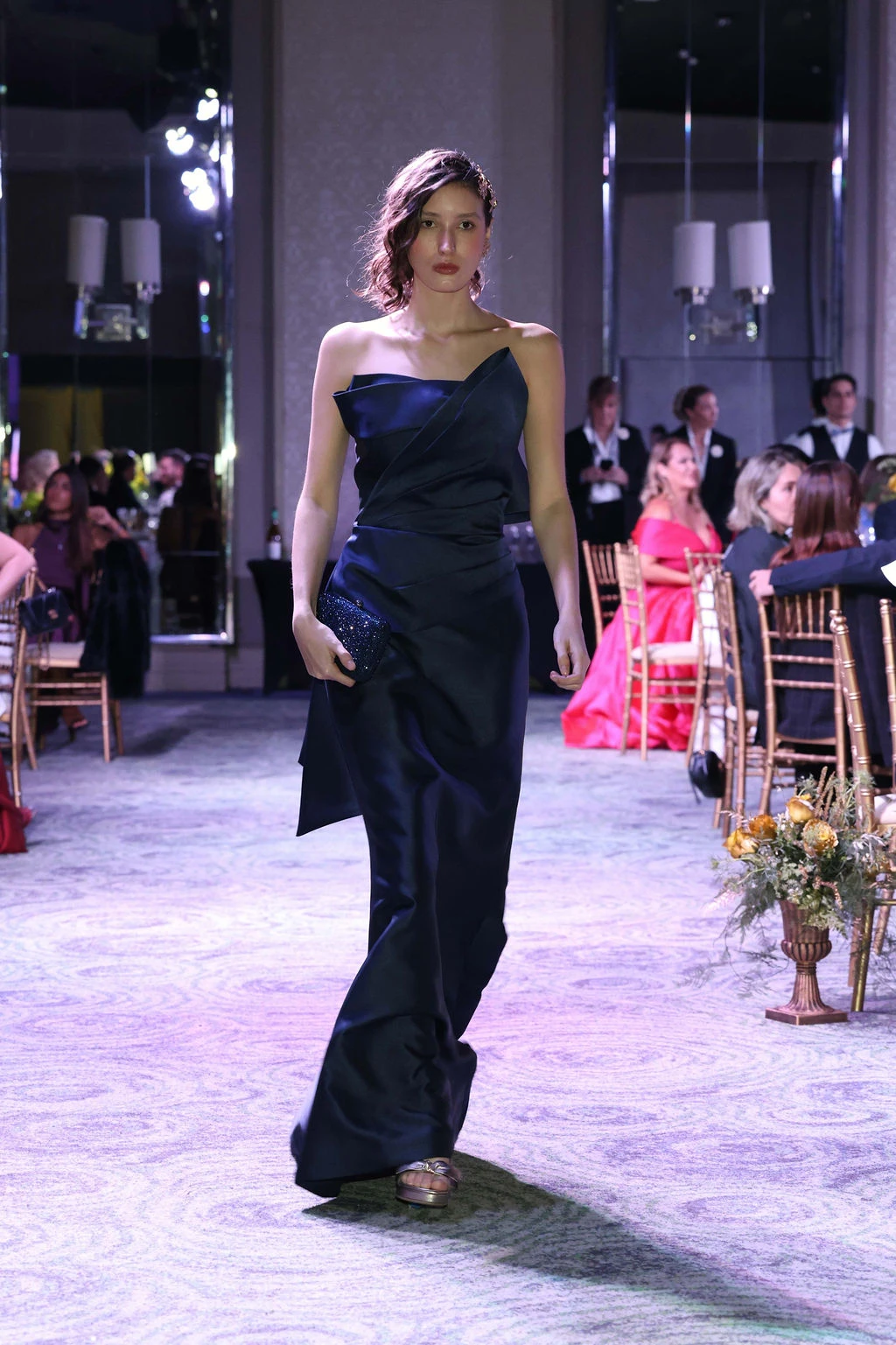 Desfile de Laurencio Adot.