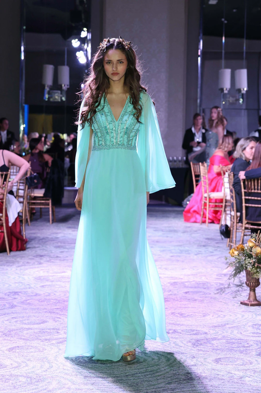 Desfile de Laurencio Adot.