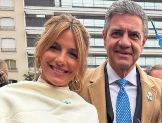 María Belén Ludueña adoptó un accesorio 'chic' con el que elevó su look oficial