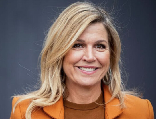 Máxima vuelve a dar una lección de estilo con el look que adelanta las tendencias más chic del próximo verano