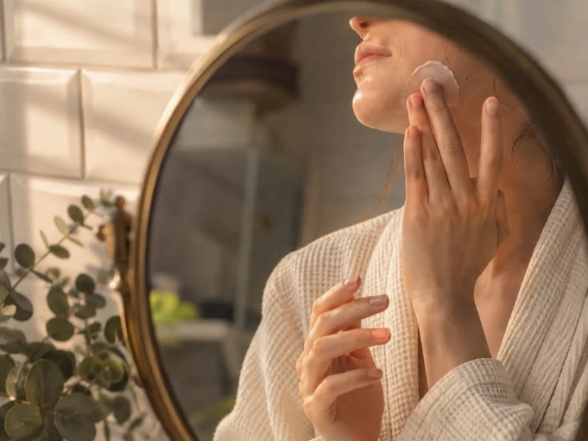 Peeling facial en casa: guía de experta para renovar tu piel de forma segura