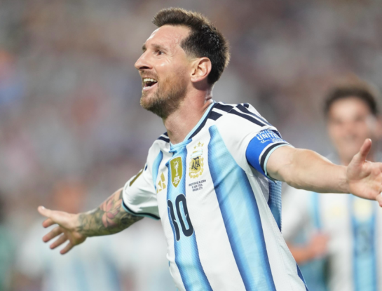 Por qué Leo Messi eligió "Brindis", la canción de Soledad, para el video de su despedida