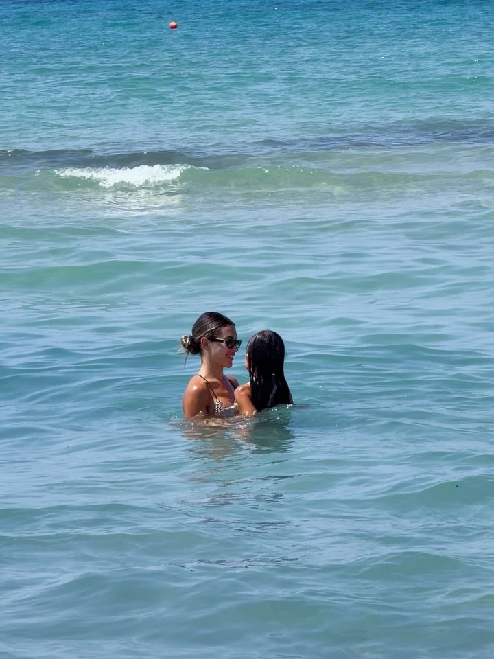 Lautaro Martínez mostró sus vacaciones familiares en un lugar paradisíaco: mar, mates y postales de amor junto a Agustina Gandolfo