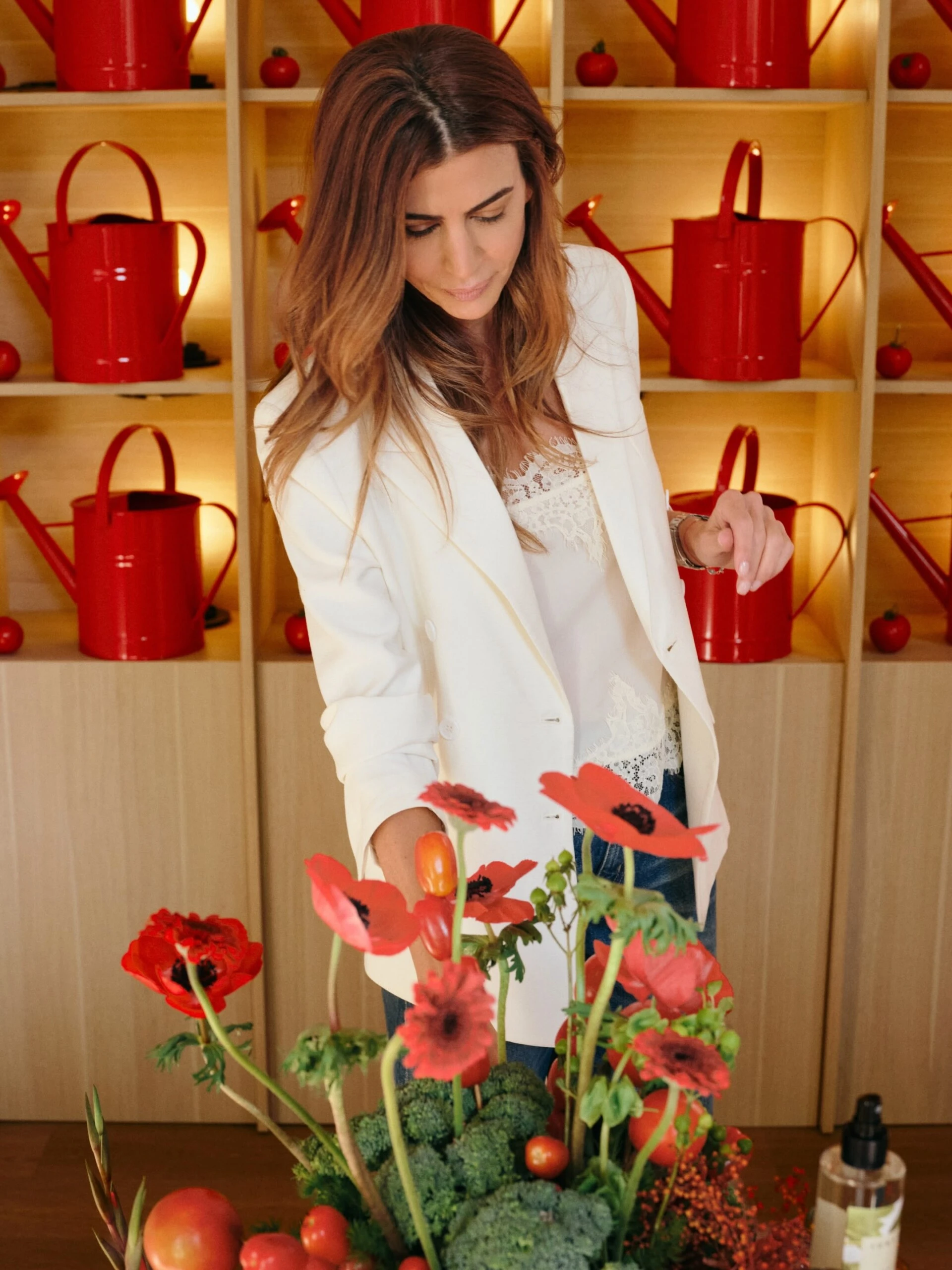 Juliana Awada presentó su nuevo emprendimiento con un look chic y de inspiración primaveral
