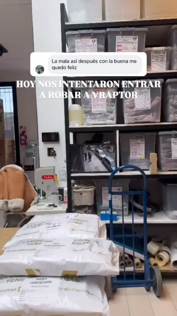 En las imágenes se podía observar a varias personas en las inmediaciones del local.
