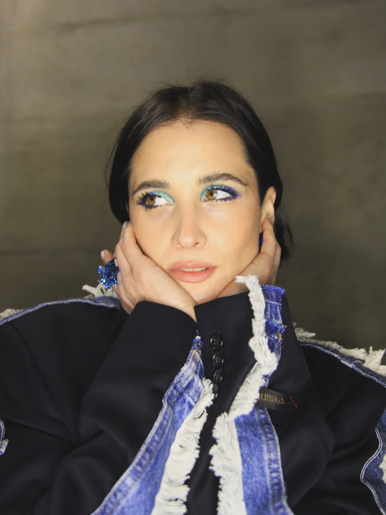 El maquillaje de Flor Torrente: por qué el azul y la técnica eye maxxing serán la gran tendencia de la primavera-verano